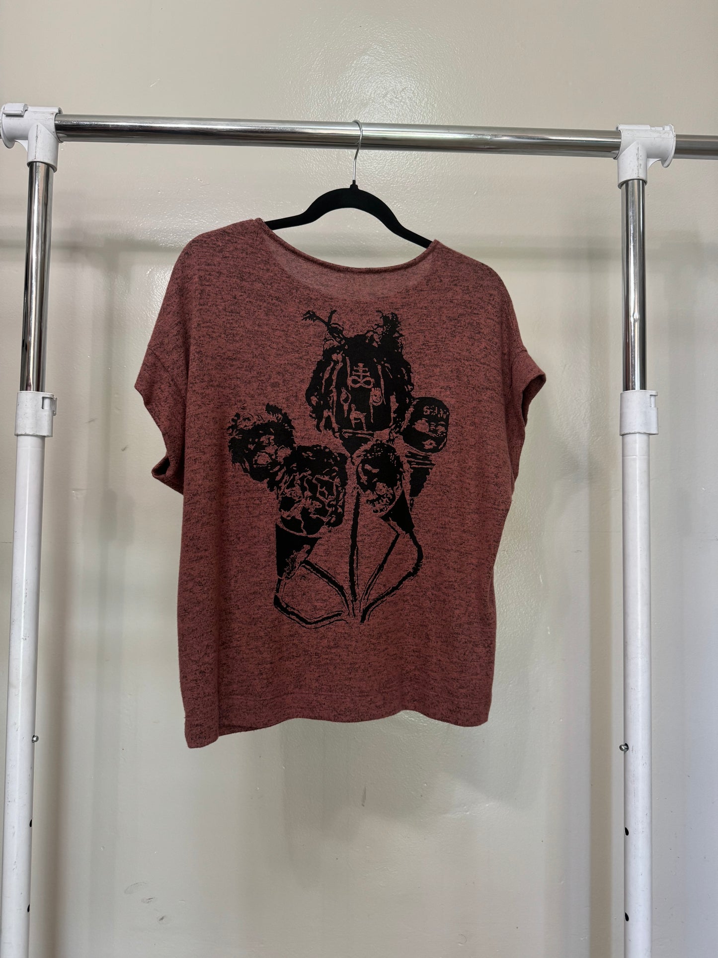 CHAOS JUNKIE flowing Tee.